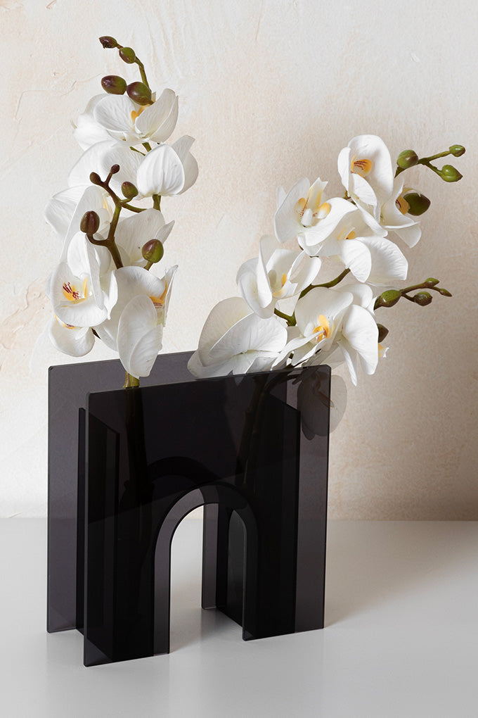 Ulla Acrylic Arch Vase
